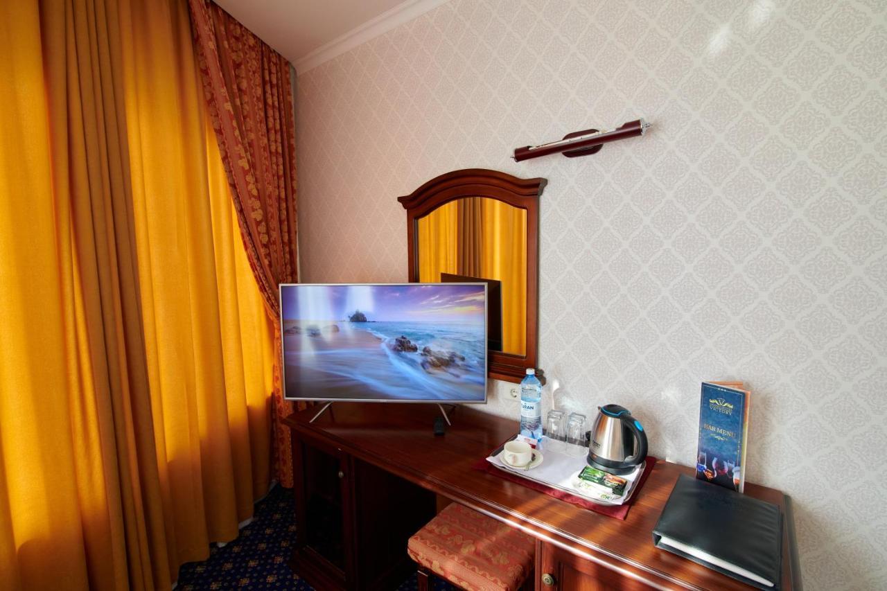 Grand Hotel Victory Aktau  Exteriér fotografie A room at the hotel
