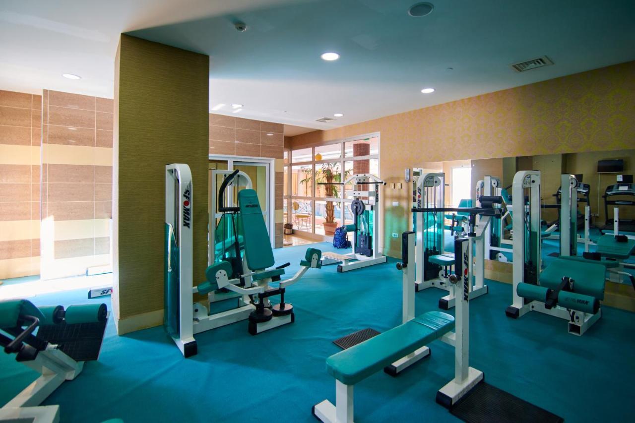 Grand Hotel Victory Aktau  Exteriér fotografie A gym at a hotel