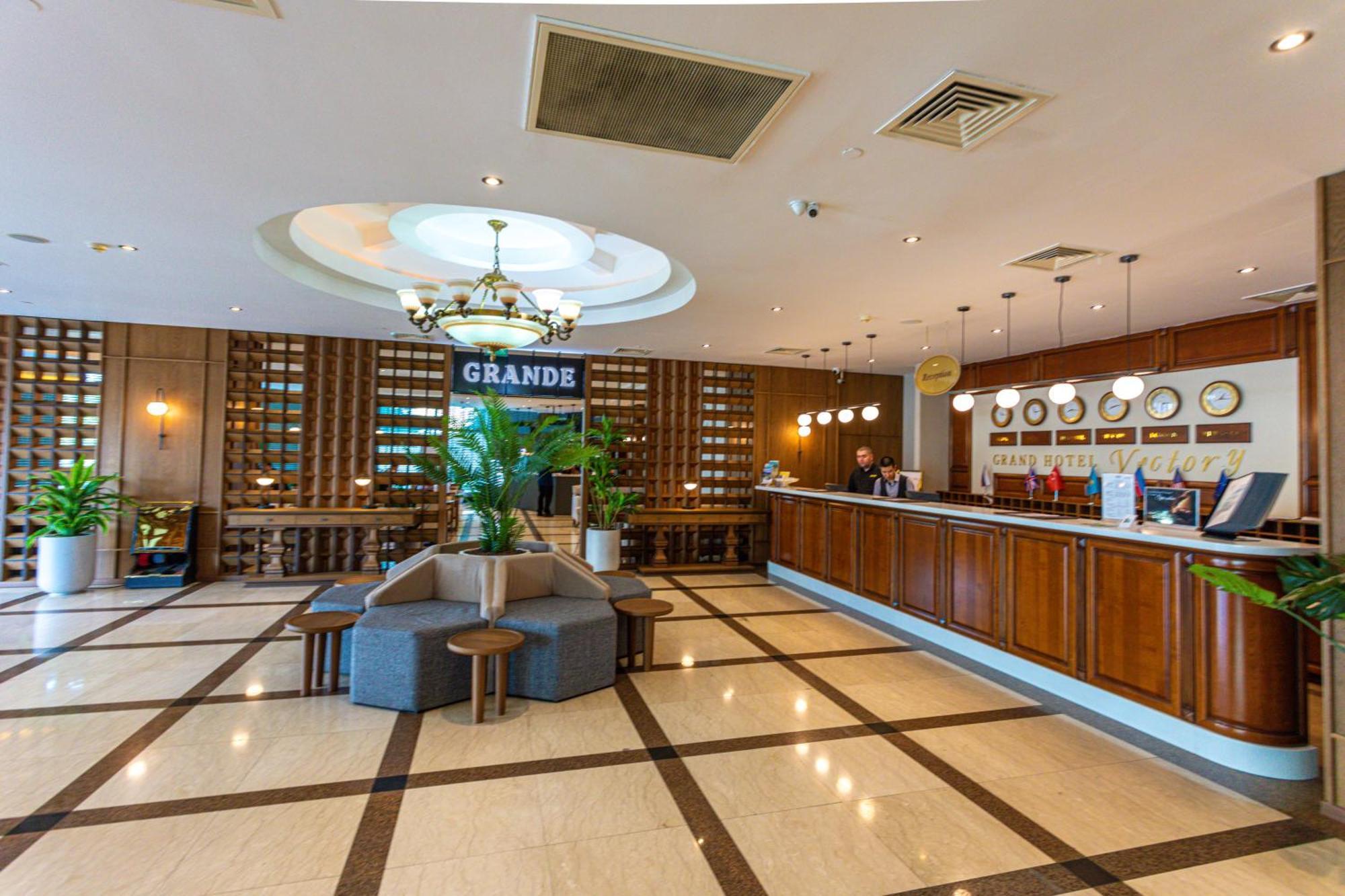Grand Hotel Victory Aktau  Exteriér fotografie Lobby