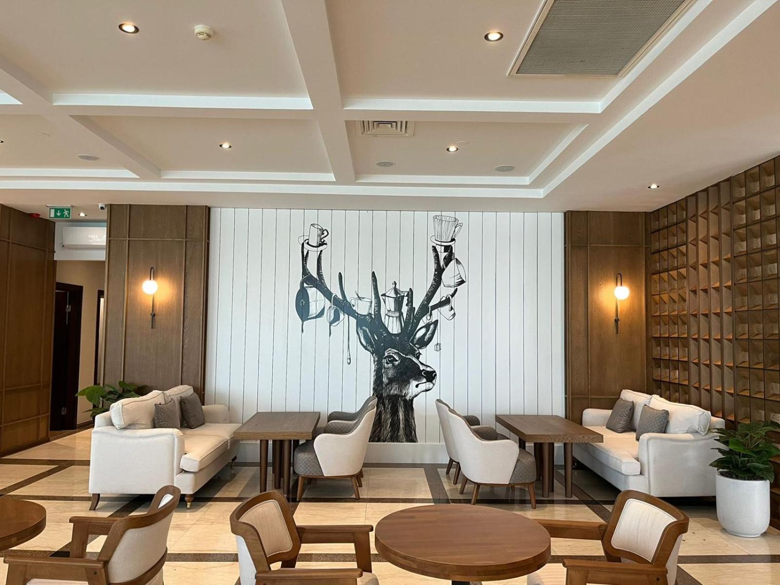 Grand Hotel Victory Aktau  Exteriér fotografie The lounge at the airport