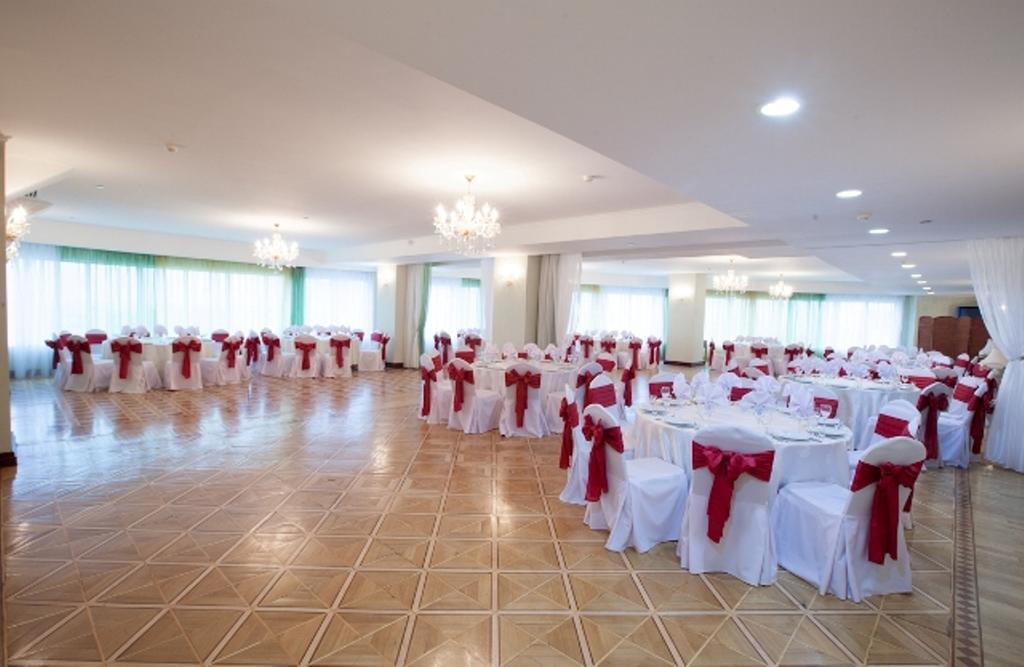 Grand Hotel Victory Aktau  Exteriér fotografie A banquet hall
